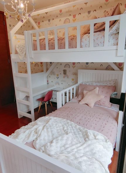 CASITA EN L BLANCA CON ESCRITORIO Y CAMAS INDEPENDIENTES