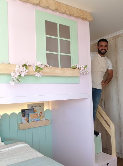 CAMAROTE OLIVIA-con diseño de casita, luz incorporada, cama en L con nido, escalera de cajones y zona de juegos