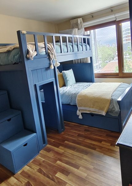 CAMAROTE IDEAS SIMPLE – Cama infantil en altura con casita de juegos, escalera de cajones y barandas desmontables
